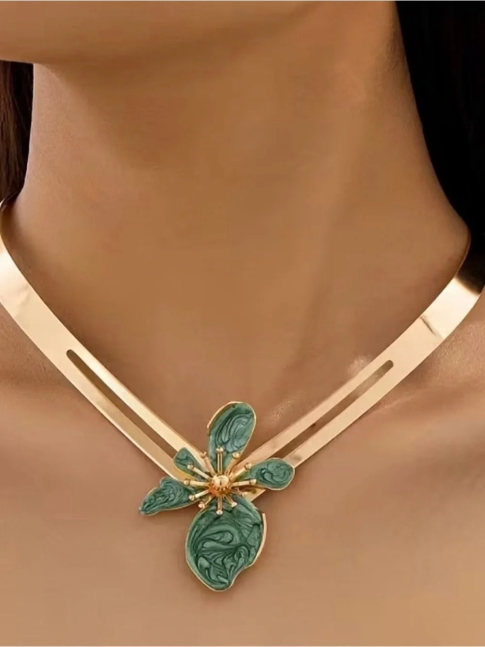 Zara Gold Tone Choker Necklace with Green Floral Pendant NWOT
